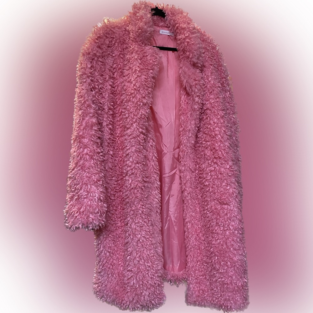 Shoe Dazzle Size XXL Pink An ultra-soft, "teddy"-style coat